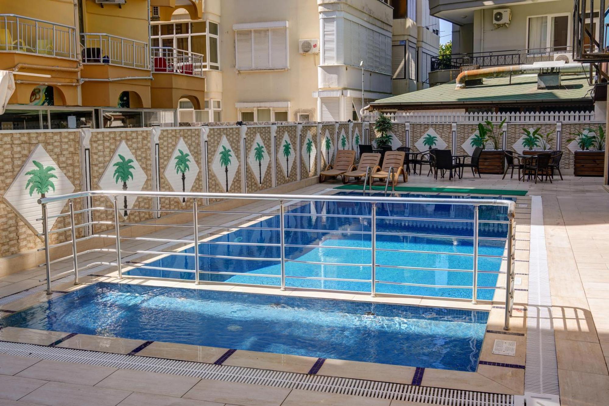 אלאניה Anna Queen Hotel מראה חיצוני תמונה