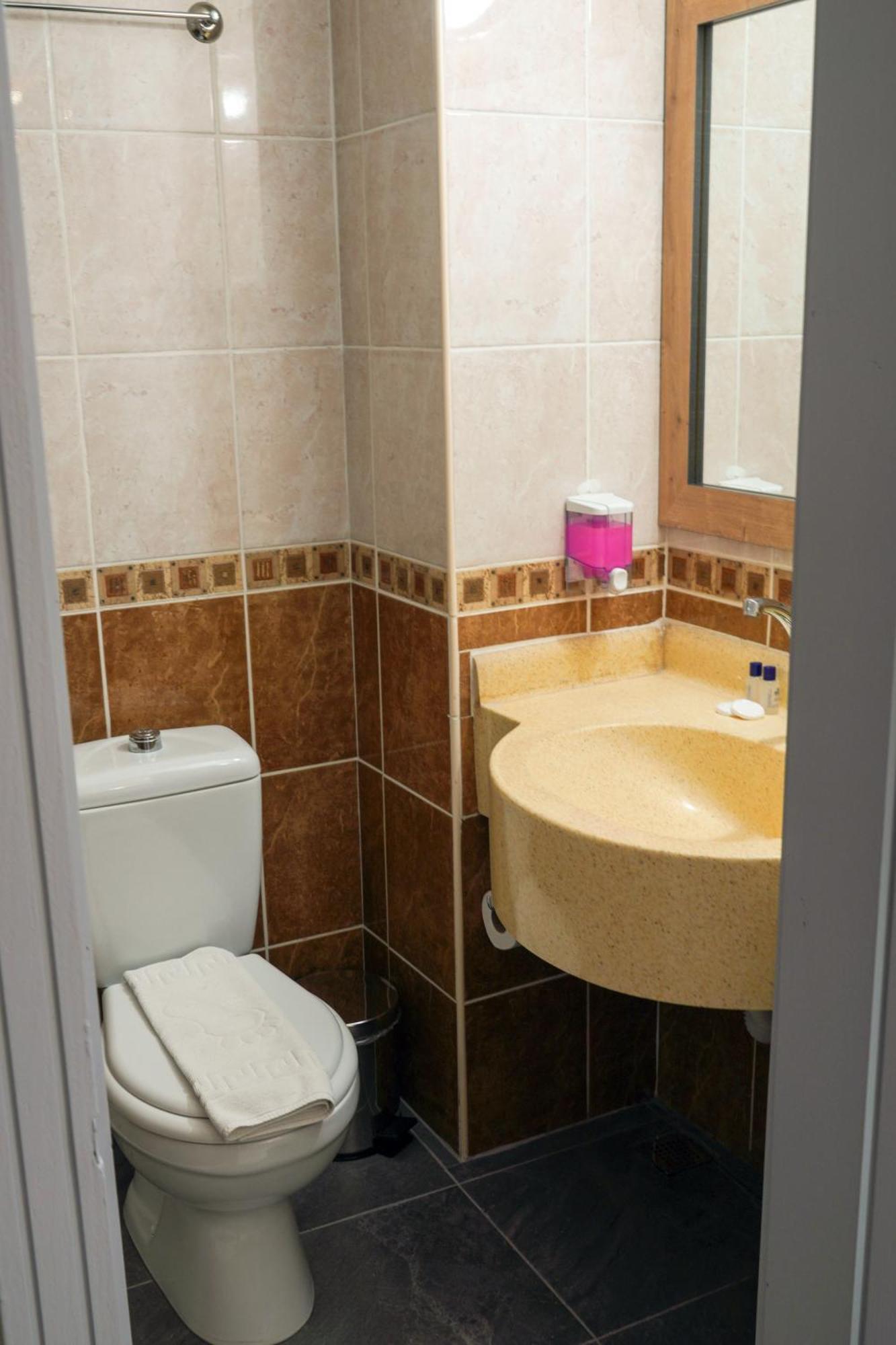אלאניה Anna Queen Hotel מראה חיצוני תמונה